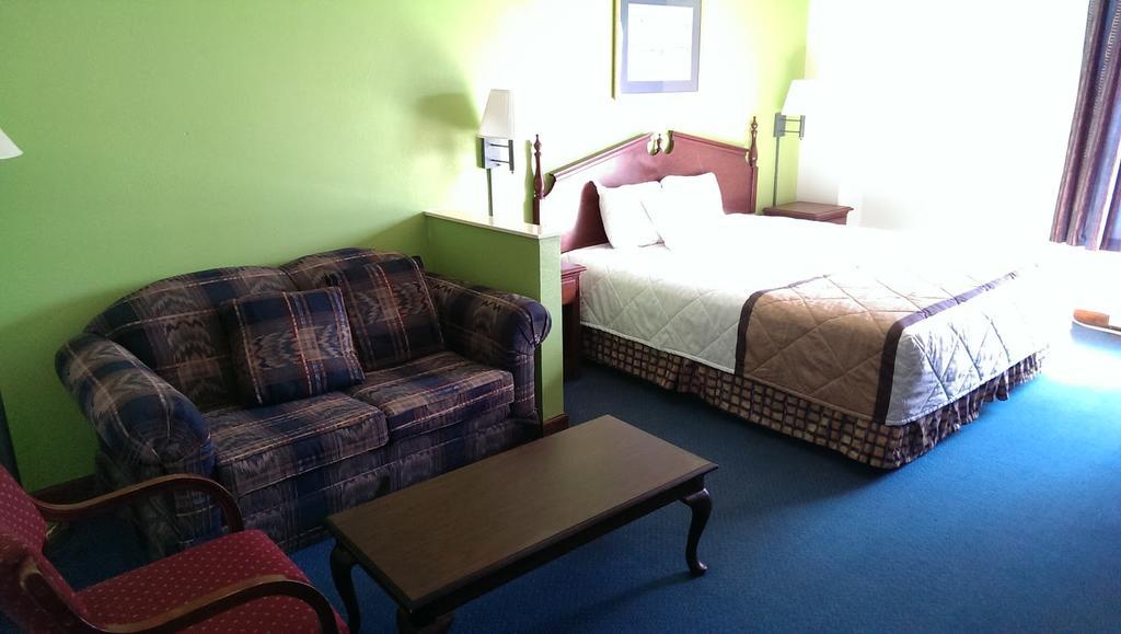 Magnuson Hotel Lawrenceville Bagian luar foto